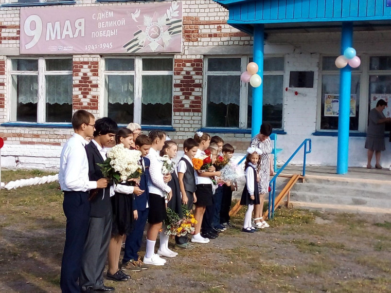 Отчёт о проведении торжественной линейки в МОУ СШ с. Лесное Матюнино.